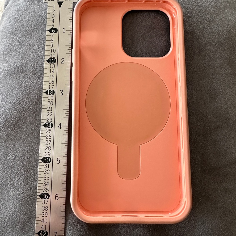 OtterBox iPhone case Peaches (Avail only via Not-so-Mystery box)